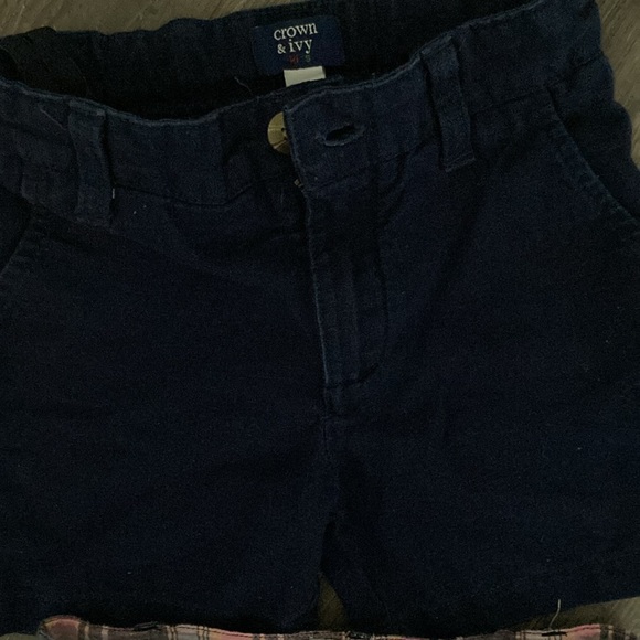 Crown & Ivy Lot of  boys short. Size 3T, 2 pairs of shorts - Picture 3 of 5